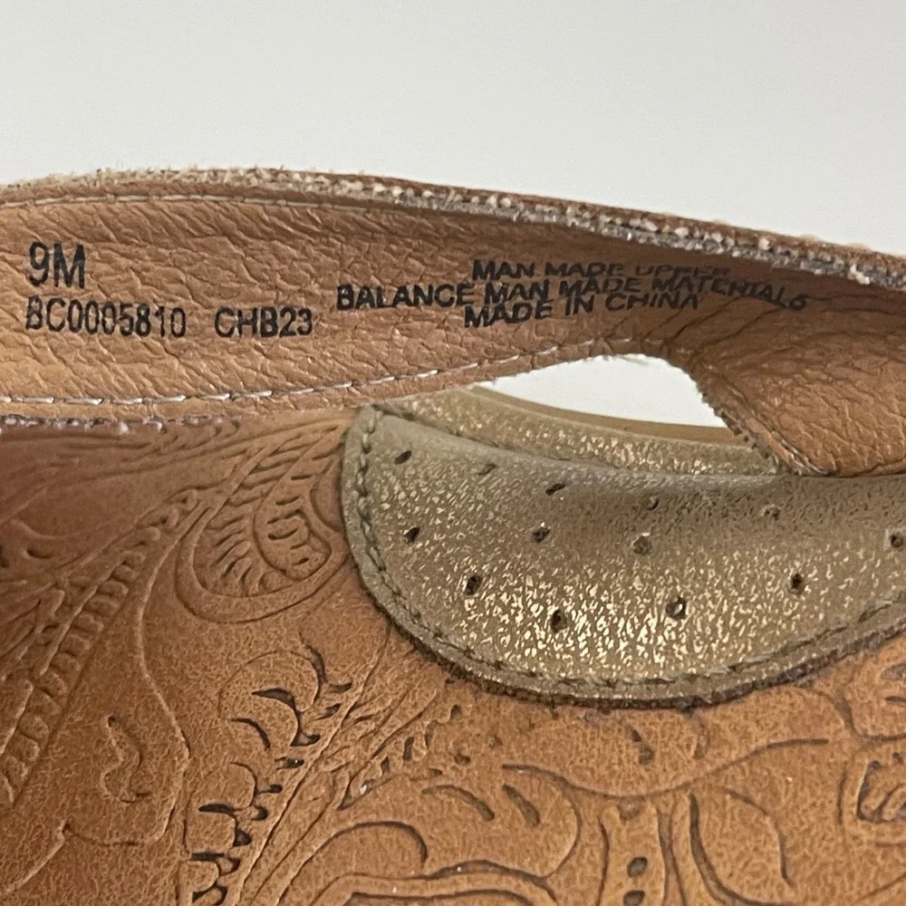 b.o.c. Born Concept Sandals 9M Gold Floral Thong Cottagecore Boho Beach Feminine